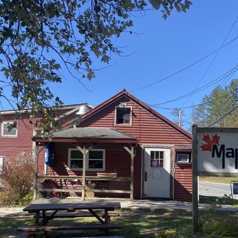 Maple Leaf Diner - Diners Near Me - Londonderry, Vermont