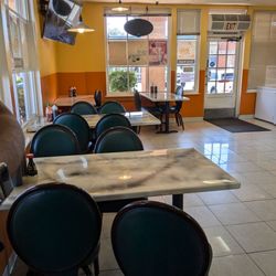 Cafe Gossip - Inside dining
