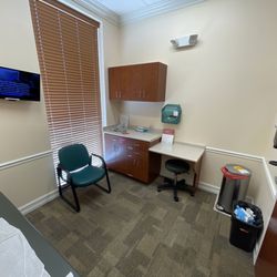 MD Now Urgent Care - Examination room different version.