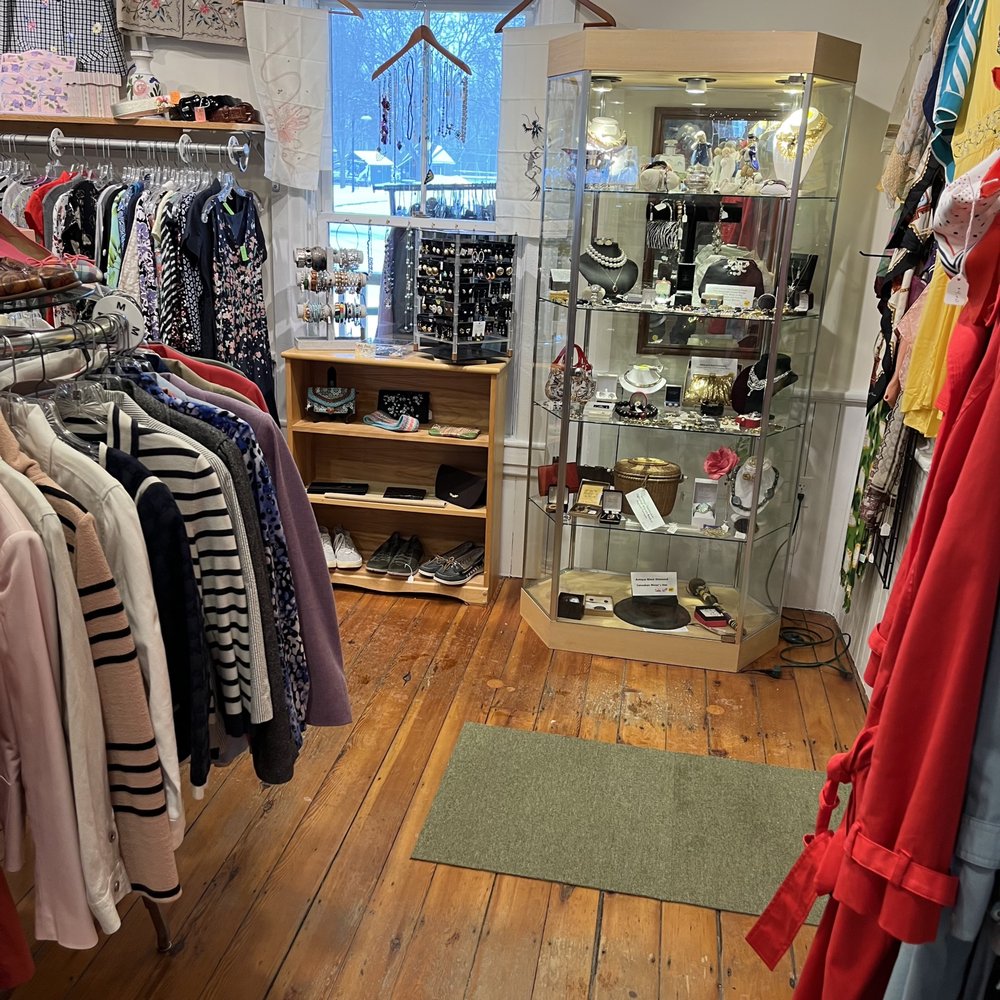 SCHIP’S TREASURE RESALE SHOP Updated August 2024 21 Photos 5404