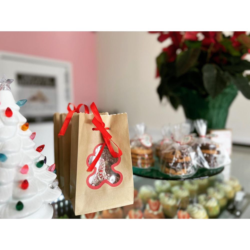 Delicious Designs By Danielle Logo