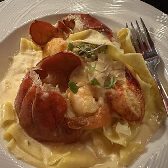 Deluxe Fun Dining - Lobster and Shrimp Pasta - Bars Near Me - Charlotte, North Carolina Deluxe Fun Dining - Lobster and Shrimp Pasta - Bars Near Me - Charlotte, North Carolina