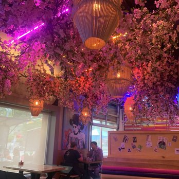 Lucky Robot Restaurant - Sushi Bars Near Me - Austin, Texas