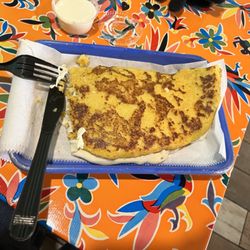 Puyero Venezuelan Flavor - Cachapa con queso