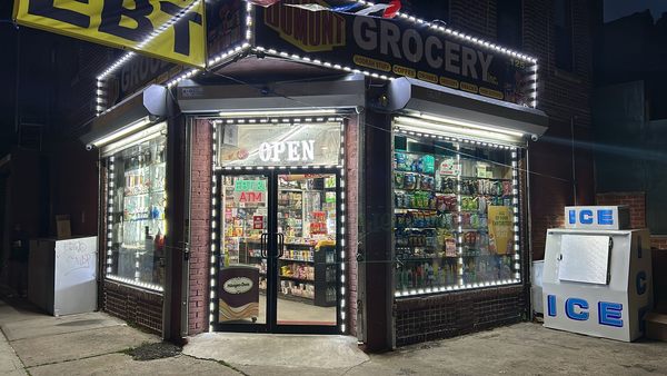 Dumont Grocery by null