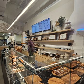 Ficelle Bakery - Bakeries Near Me - Miami, Florida