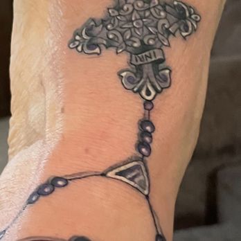 Badder Ink - Foot / ankle tattoo by Pablo (IG @neotradiv) - Tattoo Near Me - Kennewick, Washington