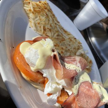 Mama's Egg House - Prossutio Benedict - Breakfast & Brunch Near Me - Idyllwild, California