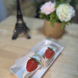 La Vie French Café - Vegan cheesecake slices