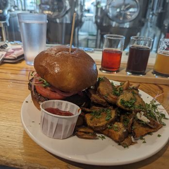 Backslope Brewing - Bistro burger - Breweries Near Me - Columbia Falls, Montana Backslope Brewing - Bistro burger - Breweries Near Me - Columbia Falls, Montana
