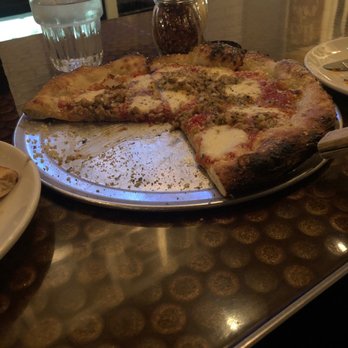 Harvest Bar + Kitchen - Geary's clam pizza- very good. No ct Pepe's but pretty close - Pizza Near Me - Columbus, Ohio