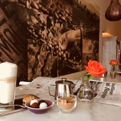 Arabica - Gemütliches Ambiente in unserem Stehcafé