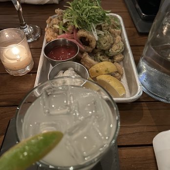 Refinery Rooftop - Appetizers - Lounges Near Me - New York, New York