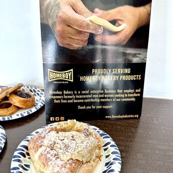 The Tangerine - Daily free breakfast made by Homeboy - Hotels Near Me - Burbank, California
