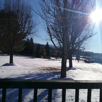 Bee Cliff Cabins - Waking up to the beauty of the previous nights snow... - Guest Houses Near Me - Elizabethton, Tennessee Bee Cliff Cabins - Waking up to the beauty of the previous nights snow... - Guest Houses Near Me - Elizabethton, Tennessee