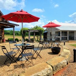 Tsali Notch Vineyard - Outdoor Seating