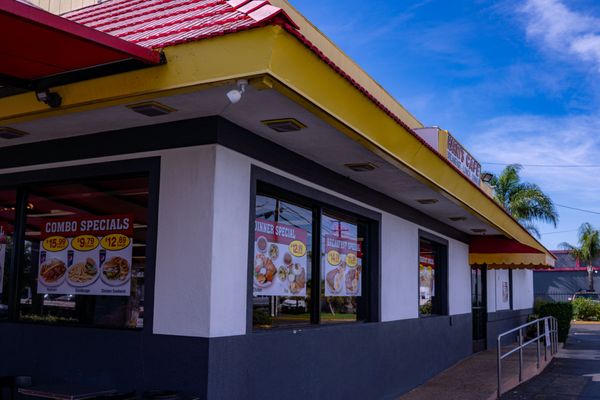 Harry's Cafe by null