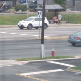 Happy hour at fairfax connect 171 bus stop.