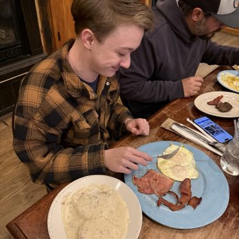 The Sawmill Place - Breakfast & Brunch Near Me - Blairsville, Georgia