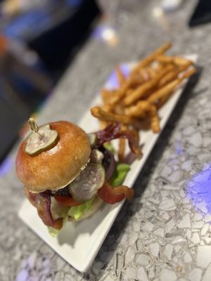Roscoe’s Bar & Burgers by null