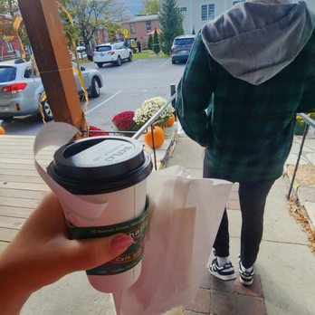 Charlie's Coffee House - Coffee & Tea Near Me - Manchester, Vermont Charlie's Coffee House - Coffee & Tea Near Me - Manchester, Vermont