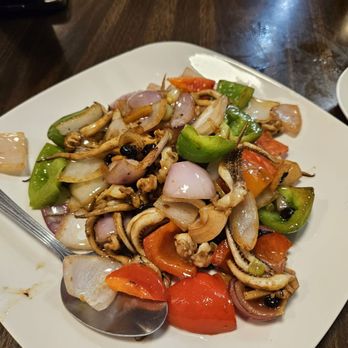 Yee's Cantonese Kitchen - Black bean and pepper stir fried with shredded squid - Cantonese Near Me - Chicago, Illinois