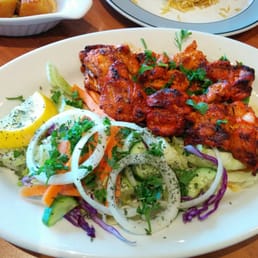 Chicken Kebab -- fire grilled chicken, garden salad, chutney. But I never got the "warm fresh baked naan" Chicken Kebab -- fire grilled chicken, garden salad, chutney. But I never got the "warm fresh baked naan"