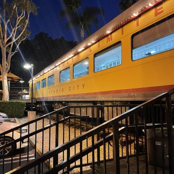 Carneys - Burgers Near Me - Studio City, California Carneys - Burgers Near Me - Studio City, California