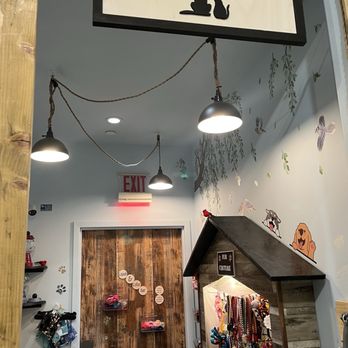 Artisan Peacock - Gift Shops Near Me - Brentwood, California