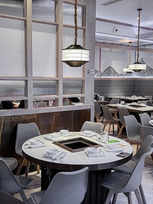 Chong Qing Wharf Hot Pot & LAANKEE LEMON TEA山城码头火锅&澜记港式茶饮 by null