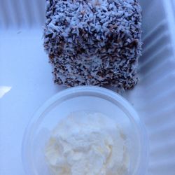 Cafe Macquarie - Takeaway lamington with cream
