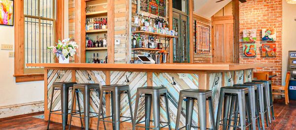 Madame Vic's by null