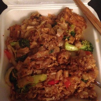 Thai Bistro - Pad kee mao, a.k.a drunken noodles - Thai Near Me - Shoreline, Washington