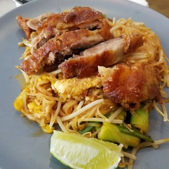 Kin'd - pad thai with crispy duck - Thai Near Me - Fresh Meadows, New York