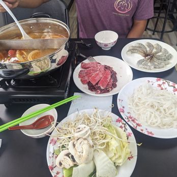 Daikon Cafe - Bok choy, nappa cabbage, bean sprouts, white mushrooms, shrimp, beef, and rice noodles - Pan Asian Near Me - Wichita, Kansas