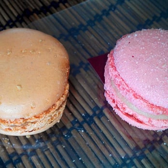 L'Espace Sucré Chocolat - Macarons à la cacahuète et au champagne rosé ! - Chocolatiers & Shops Near Me - Troyes, 10