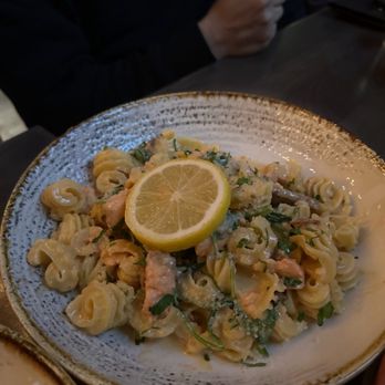 Von's 1000Spirits - Salmon pasta - New American Near Me - Seattle, Washington