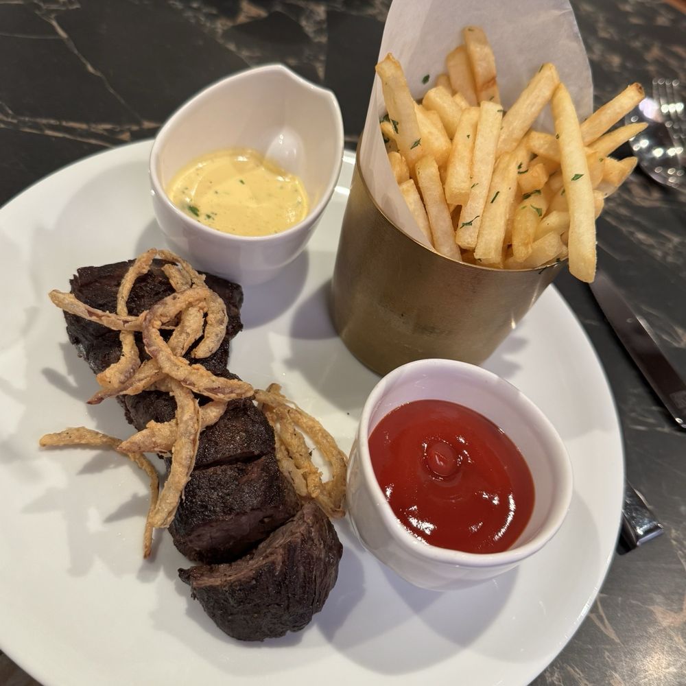 Paramount Club - Steak Frittes - Social Clubs Near Me - New York, New York Paramount Club - Steak Frittes - Social Clubs Near Me - New York, New York