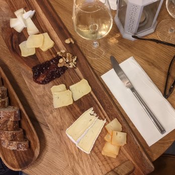A Cave Do Bon Vivant - Wine Bars Near Me - Porto, 13