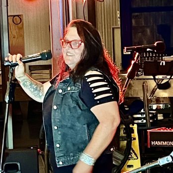 North Country Taproom - Lori Russo & The Uppercuts perform 11/5/22 - Breweries Near Me - Slippery Rock, Pennsylvania