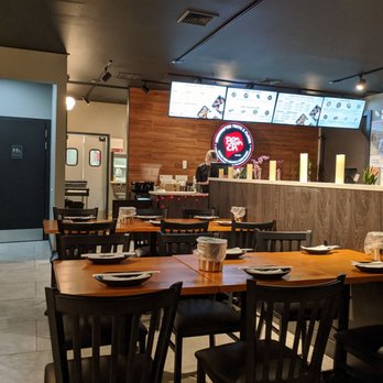 Bonchon Flushing Northern - Main dining area with cashier in the rear - Korean Near Me - Flushing, New York