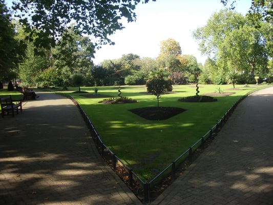 Queen's Park by null