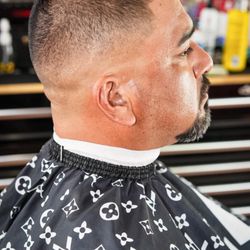 Groveland Barbershop