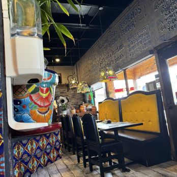 Burrito Vaquero - Inside seating - Mexican Near Me - Roseburg, Oregon Burrito Vaquero - Inside seating - Mexican Near Me - Roseburg, Oregon