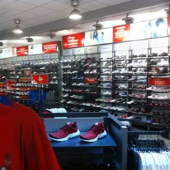Foot Locker - Shoe Stores Near Me - Honolulu, Hawaii Foot Locker - Shoe Stores Near Me - Honolulu, Hawaii