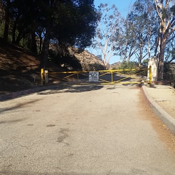 Cahuenga Peak - Keep going pass this gate - Hiking Near Me - Los Angeles, California Cahuenga Peak - Keep going pass this gate - Hiking Near Me - Los Angeles, California