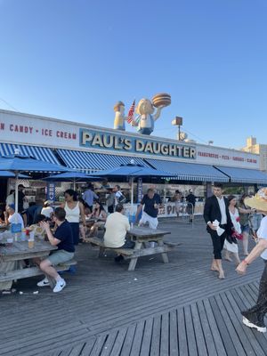 Paul's Daughter by null