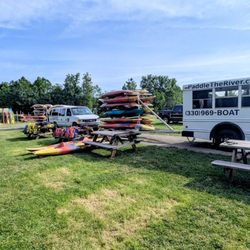 Cuyahoga Valley Adventures - Vans and kayak carriers