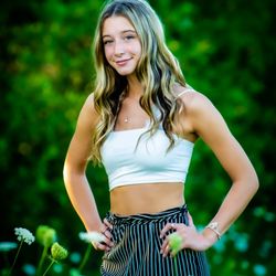 BH Photographic - 2021 HS Seniors book now...Ask how to save money...