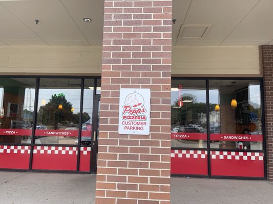 Pepp's Pizzeria by null